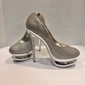 Vigo Fiore silver glitter and rhinestone size 8 platform heels.